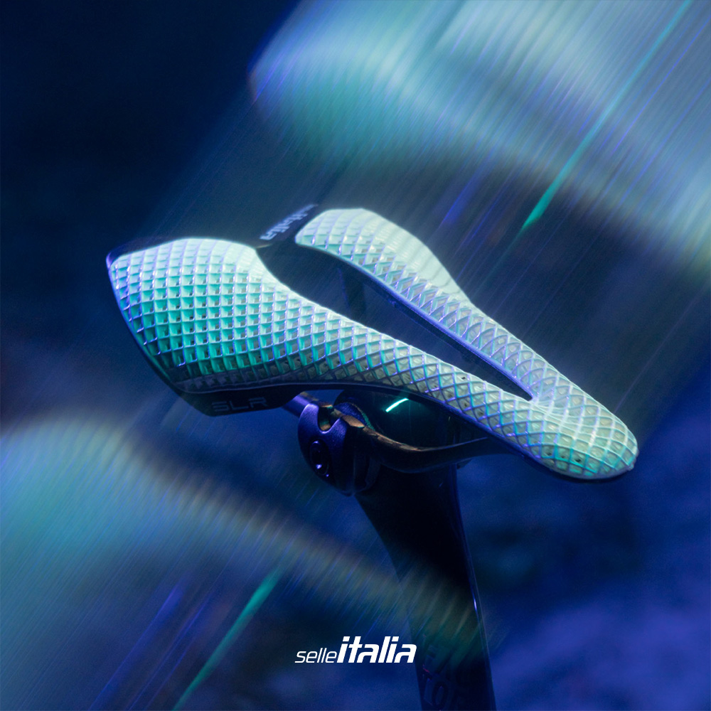 셀레 이탈리아 ‘오팔 화이트’ 안장 컬렉션 출시 안내